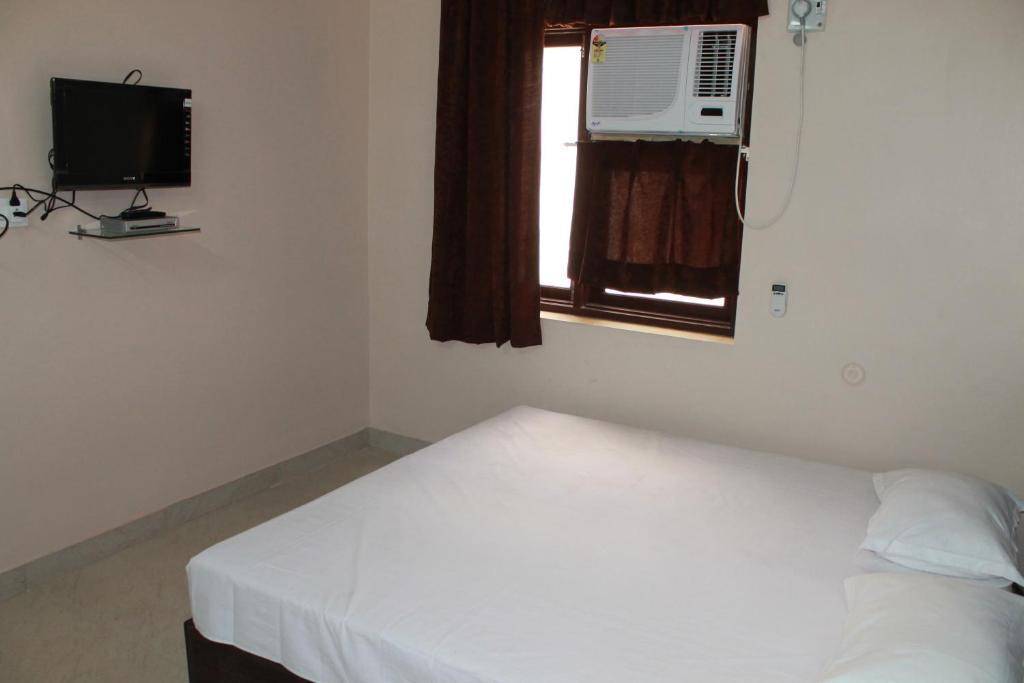 Hotel Ram Singh Palace Jaipur Room photo